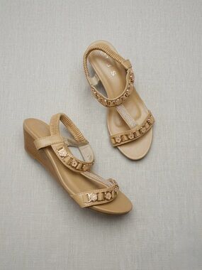 🩰2/44$ Comfort Stretch Tan T-Strap Embellished Sandals